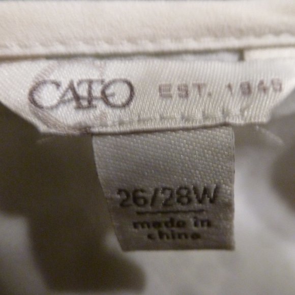 Cato 26/28 White Double layered draped front 3/4 Sleeve Top w/ Lace sleeves - Picture 9 of 12